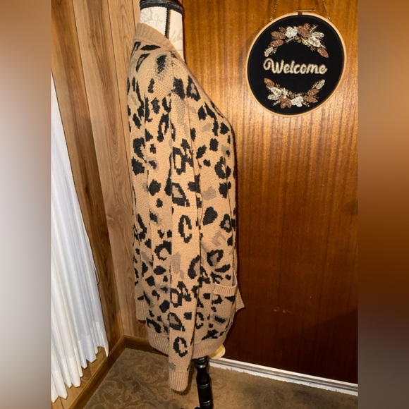 Cheetah cardigan - Picture 4 of 8